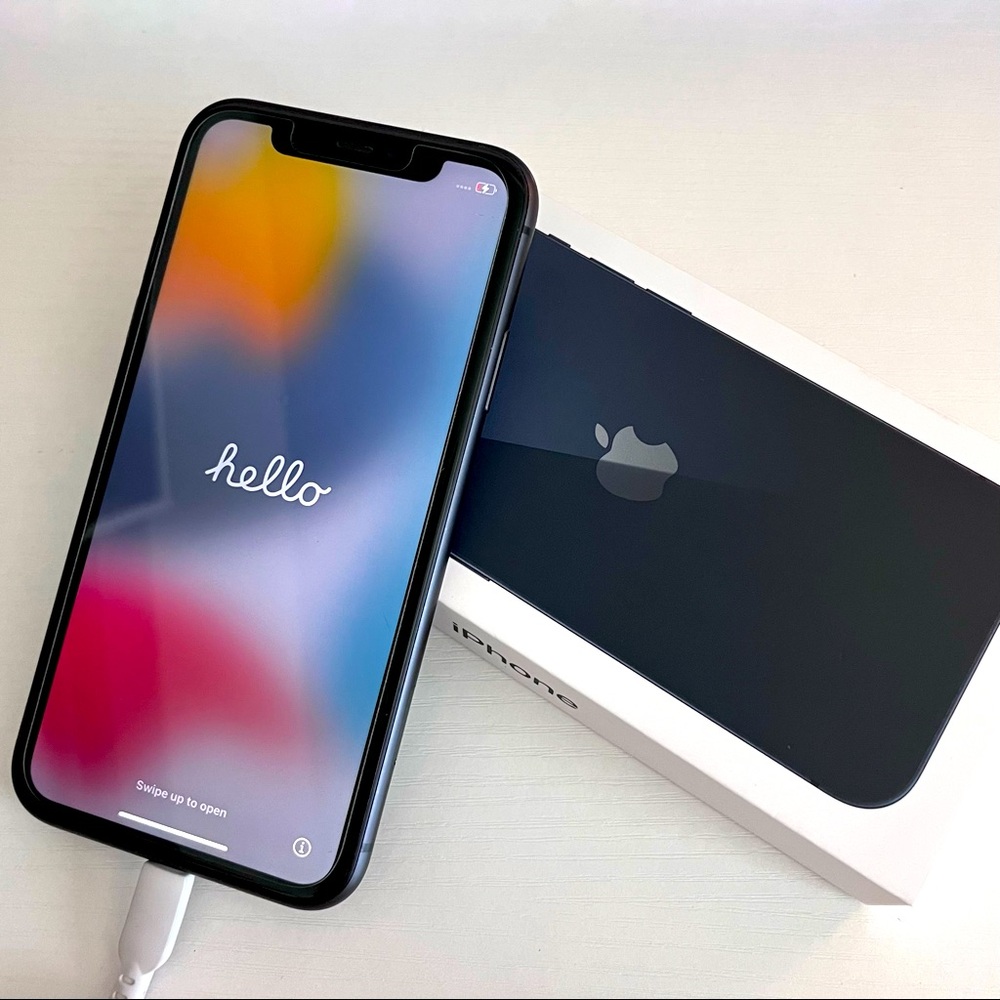 Apple iPhone 11 - 64 GB | Black | Unlocked